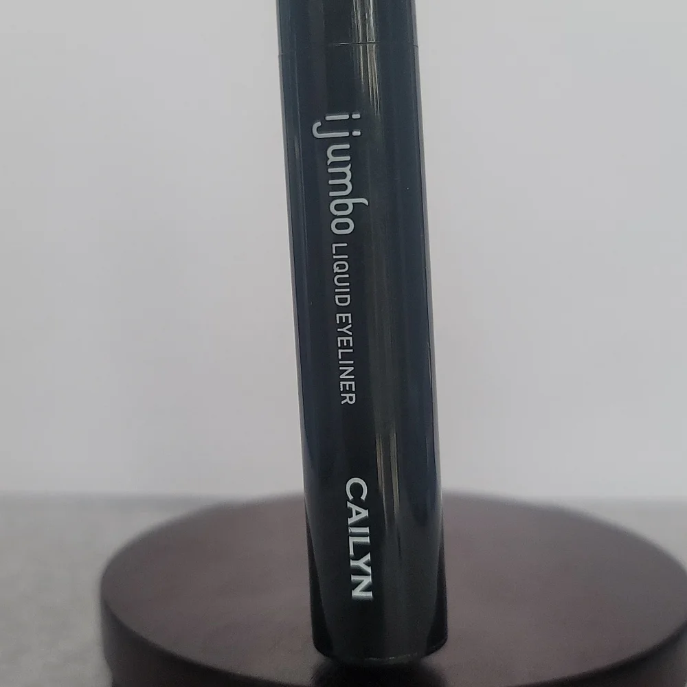 CAILYN I-Jumbo Liquid Eyeliner